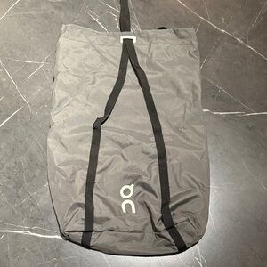 On Running Black and Gray Bag